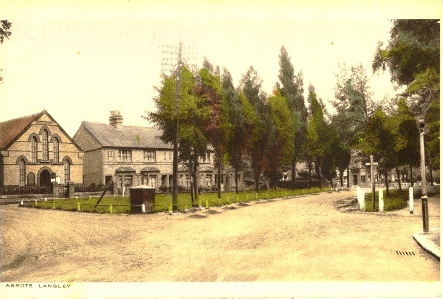 abbots-langley-with-chapel