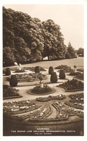 The Italian Garden, Ashridge House, near Berkhamsted, Herts (Bonar Law College)