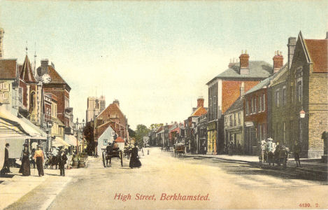 Brekhamsted High Street, Hertfordshire - pc by Hartmann