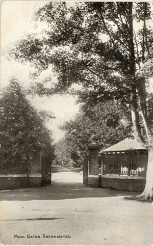 harpenden-rothamsted-park-gates