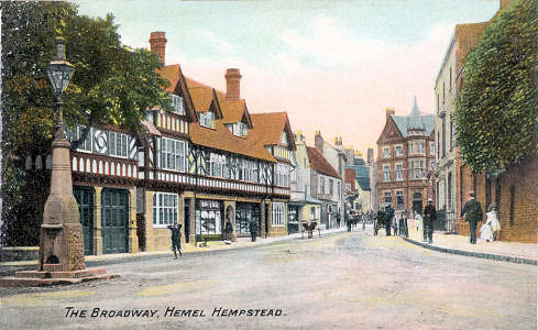 The Broadway, Hemel Hempstead, Herts - Post Card by Flatt of Boxmoor