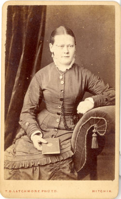 CDV of lady - by Latchmore of Hitchin