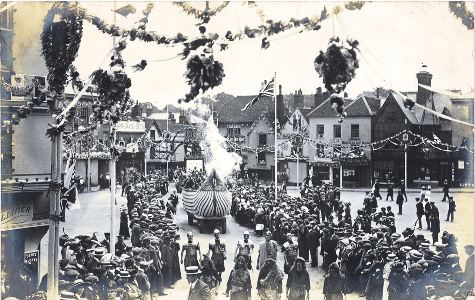 hitchin-pagent-viking-boat