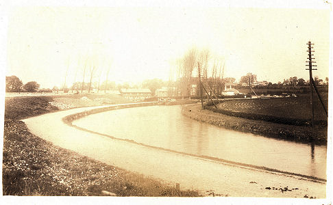 Canal and Startops End, Marsworth, Tring