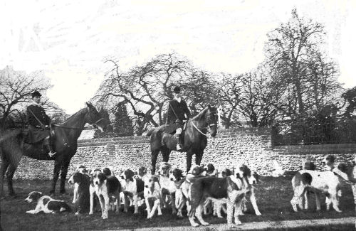 Aldenham Harriers meet at Heath Farm, Sandridge, March 1911.