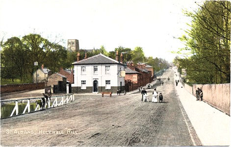 Text: St Albans, Holywell Hill - Publisher unknown No 20789 - date circa 1905