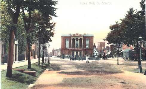 Title: Town Hall, St Albans - Publisher: Boots Cash Chemists "Pelham" Series - circa 1910