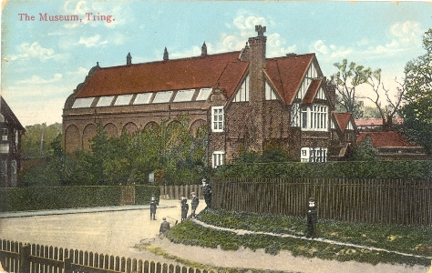 tring-museum-boys