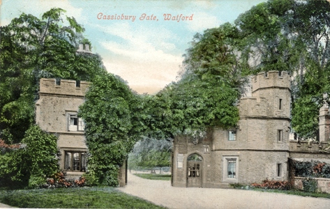Gates to Cassio Park, Watford