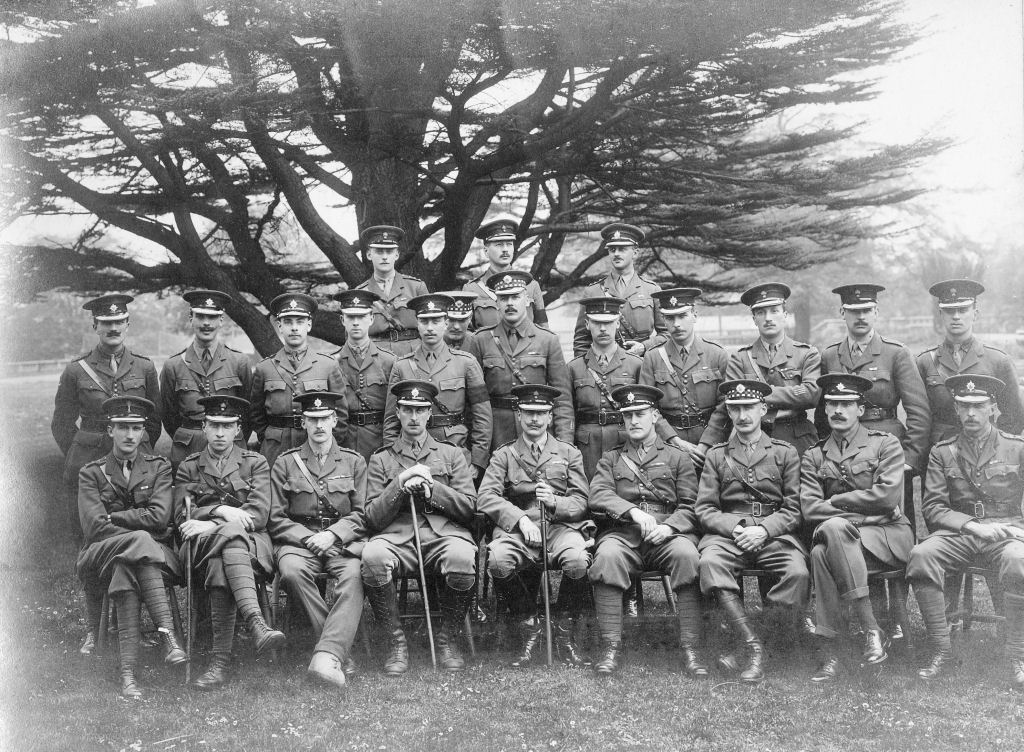 WW1 Officer Group photographed at or near Watford by Coles