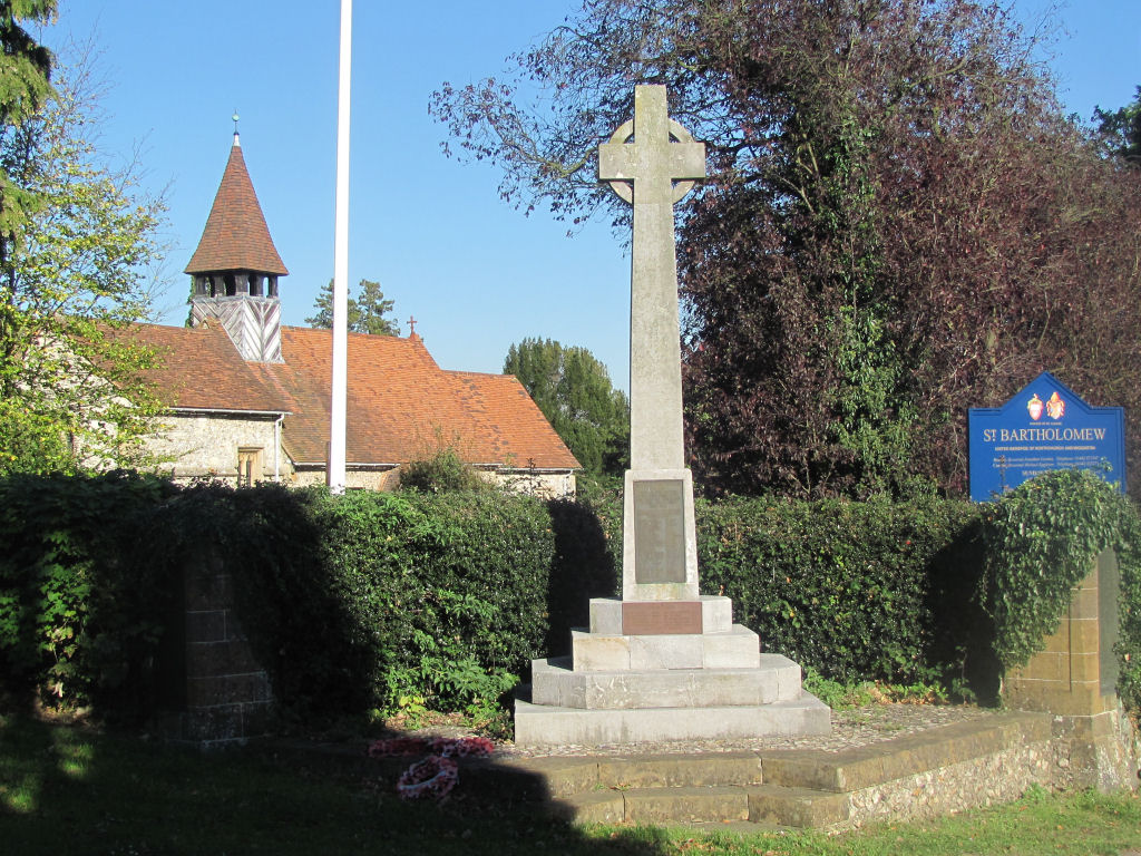 War Memorial, Wigginton, Hertfordshire