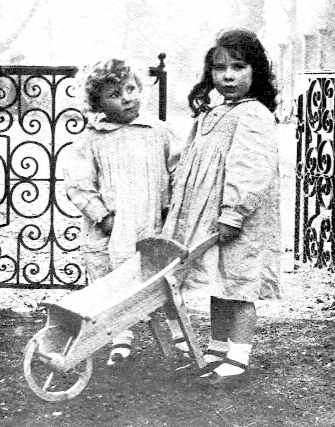 Lady Elizabeth BowesLyon and her brother David the youngest of the ten Lady Elizabeth BowesLyon and her brother David the youngest of the ten